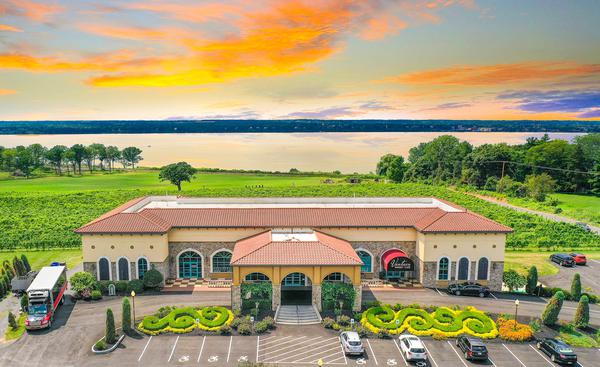 Ventosa Vineyards - Building with lake view
