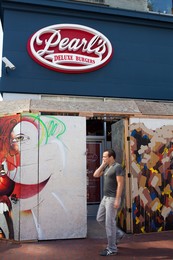 Pearl's Deluxe Burgers