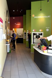 Yoppi Frozen Yogurt