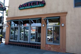 Amici's East Coast Pizzeria