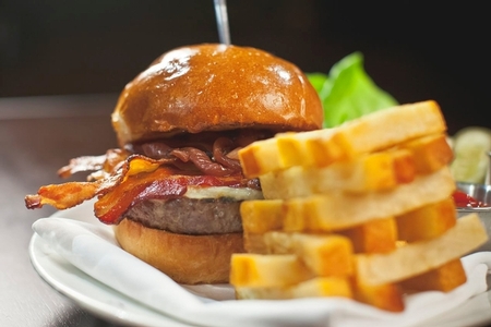 N9NE Steakhouse - Bacon Cheeseburger