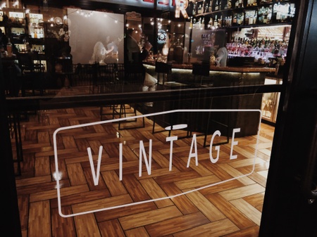 Vintage Cigar Lounge - Vintage Lounge 