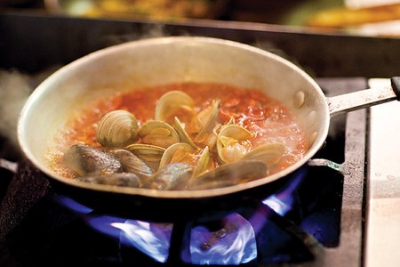 Truluck's - Clams on stove