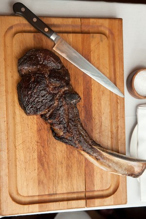 CARNEVINO - Steak with bone