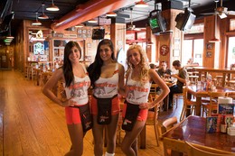 Hooters